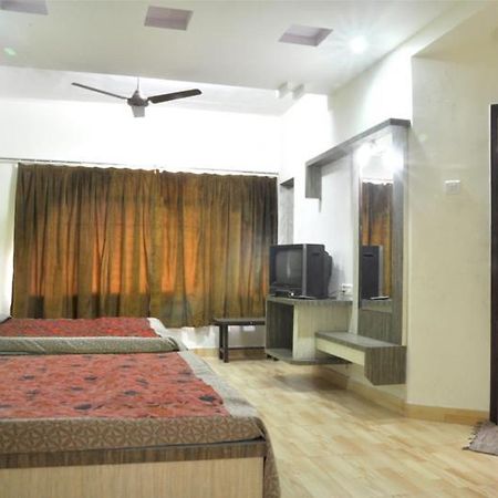 Sharan Hotel Shirdi Luaran gambar