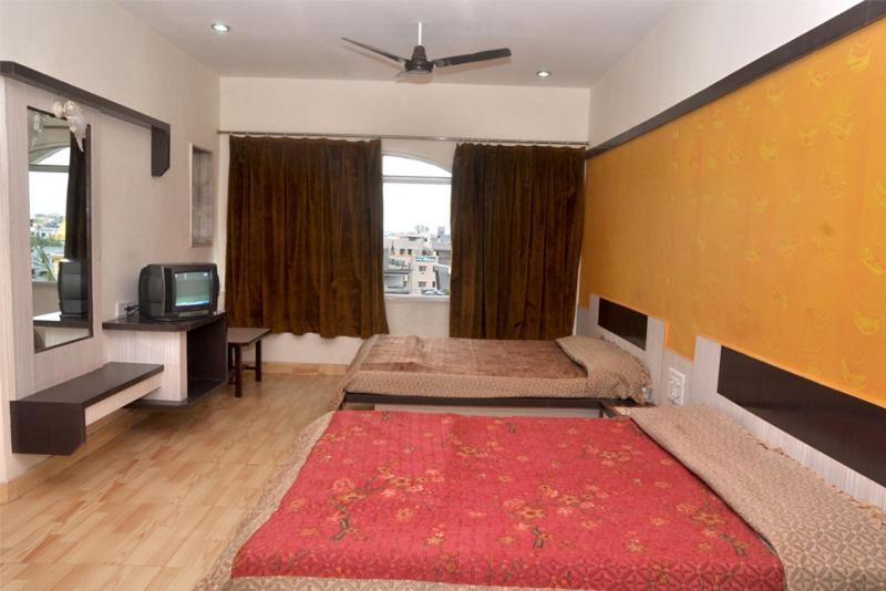Sharan Hotel Shirdi Luaran gambar